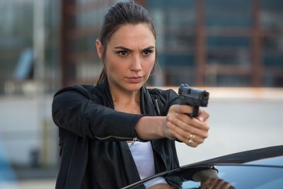 Picture tagged with: Brunette, Gal Gadot, Celebrity - Star, Eyes, Gun, Israeli, Safe for work, Sexy Wallpaper