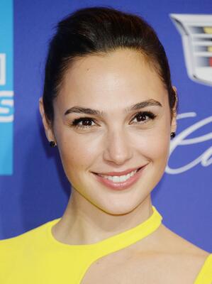 Picture tagged with: Brunette, Gal Gadot, Celebrity - Star, Face, Israeli, Safe for work, Smiling