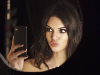 Picture tagged with: Brunette, Kendall Jenner, American, Celebrity - Star, Eyes, Mirror, Mouth, Safe for work, Selfie, Sexy Wallpaper