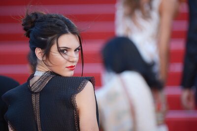 Picture tagged with: Brunette, Kendall Jenner, American, Celebrity - Star, Eyes, Safe for work, Sexy Wallpaper