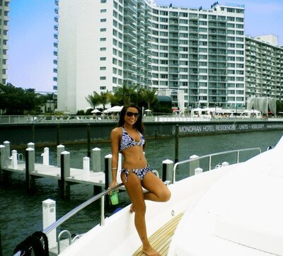 Picture tagged with: Brunette, Natacha Nies-Piotrowski, Belgian, Bikini, Boat, Cute, Legs, Tummy