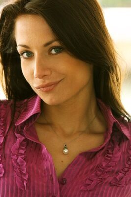 Picture tagged with: Brunette, Natacha Nies-Piotrowski, Belgian, Cute, Eyes, Safe for work, Smiling