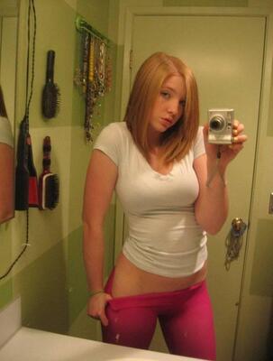 Picture tagged with: Busty, Redhead, Mirror, Selfie