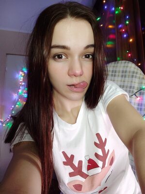 Picture tagged with: Camgirl, Chaturbate, MeowMeowMay, OnlyFans, Brunette