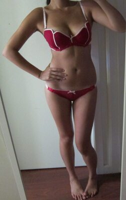 Picture tagged with: Feet, Legs, Lingerie, Selfie, Tummy