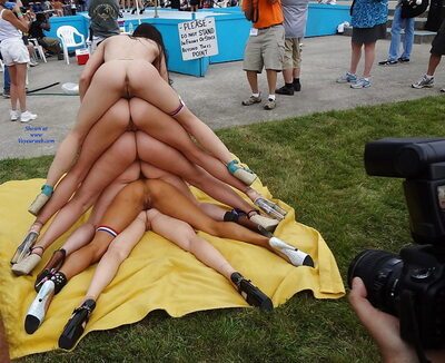 Picture tagged with: Feet, Legs, Sexy Wallpaper, 6 girls, Ass - Butt, Pussy