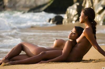 Picture tagged with: Lesbian, Asian, Beach