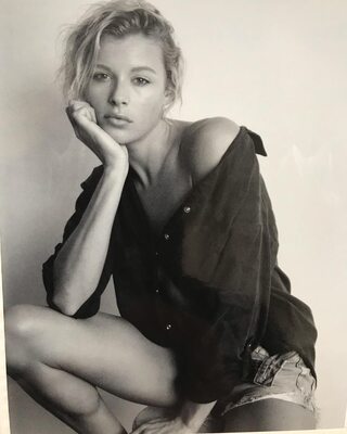 Picture tagged with: Skinny, Abby Neff, American, Black and White, Blonde, Legs, Cute