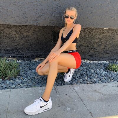 Picture tagged with: Skinny, Abby Neff, American, Blonde, Legs, Cute