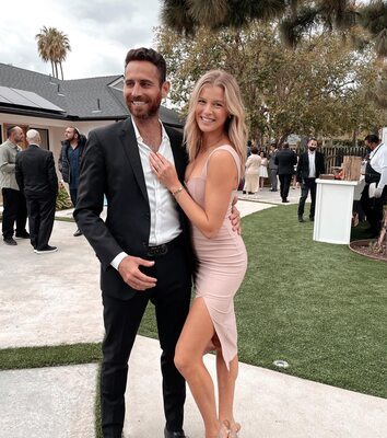 Picture tagged with: Skinny, Abby Neff, American, Blonde, Legs, Smiling, Cute