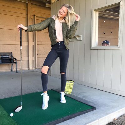 Picture tagged with: Skinny, Abby Neff, American, Blonde, Legs, Smiling, Sport, Cute, Golf