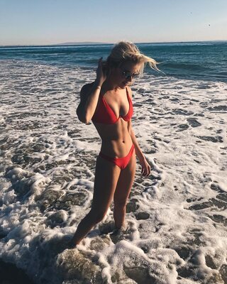 Picture tagged with: Skinny, Abby Neff, Blonde, American, Beach, Bikini, Cute, Small Tits, Tummy