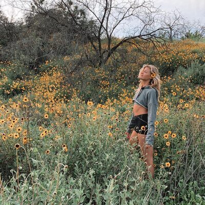 Picture tagged with: Skinny, Abby Neff, Blonde, American, Cute, Nature, Smiling