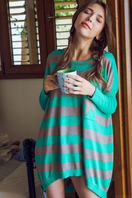 Picture tagged with: Skinny, Alex Lynn, Brunette, Mila Azul, Phez, SexArt, Ukrainian, Cute, Safe for work
