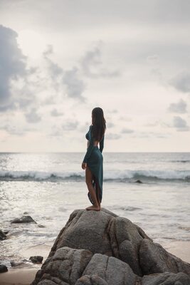 Picture tagged with: Skinny, Alisa Arunahiran, Asian, Beach, Brunette, Legs, Thai, Ass - Butt, Cute