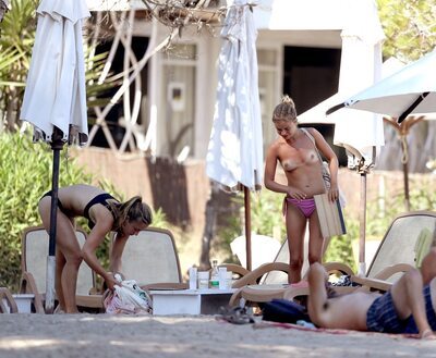 Picture tagged with: Skinny, Amelia Windsor, Blonde, English, Legs, Sexy Wallpaper, Celebrity - Star, Small Tits, Tummy