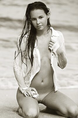 Picture tagged with: Skinny, American, Aria A, Beach, Black and White, Brunette, Kevin Roberts, MET Art, Vita, Cute, Small Tits