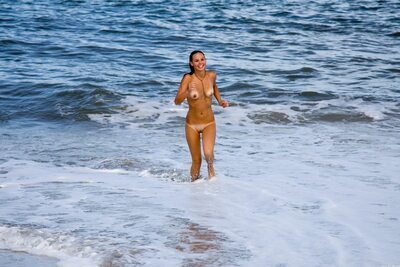 Picture tagged with: Skinny, American, Aria A, Beach, Brunette, Kevin Roberts, MET Art, Sexy Wallpaper, Smiling, Vita, Cute, Small Tits, Tummy