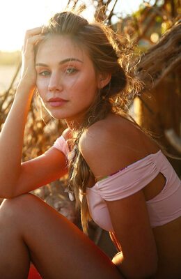 Picture tagged with: Skinny, American, Beach, Bikini, Blonde, Eyes, Scarlett Leithold, Cute, Small Tits