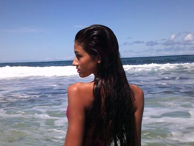 Picture tagged with: Skinny, American, Beach, Bikini, Brunette, Meeya Dugied, Sexy Wallpaper, Cute