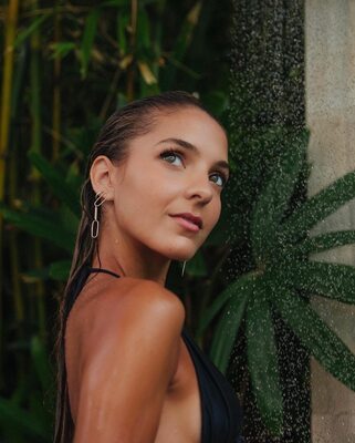 Picture tagged with: Skinny, American, Bikini, Brunette, Eyes, Lexi Rivera, Shower, Face