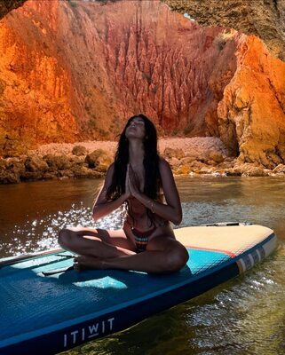 Picture tagged with: Skinny, American, Bikini, Brunette, Feet, Legs, Meeya Dugied, Nature, Sport, Cute