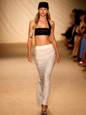 Picture tagged with: Skinny, American, Blonde, Scarlett Leithold, Cute