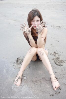 Picture tagged with: Skinny, Asian, Beach, Bikini, Cute, Feet, Legs