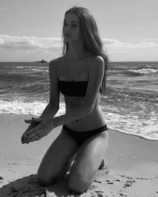 Picture tagged with: Skinny, Australian, Bikini, Black and White, Brunette, Legs, Meika Woollard, Cute, Tummy