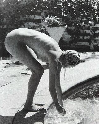 Picture tagged with: Skinny, American, Black and White, Blonde, Delilah Summer Parillo, Feet, Legs, Cute, Pool