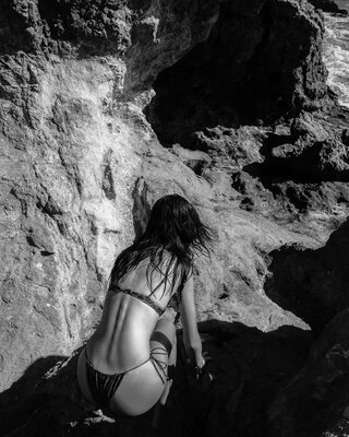 Picture tagged with: Skinny, Black and White, Brunette, Mishka Chantal Silva, American, Ass - Butt, Beach, Bikini, Nature