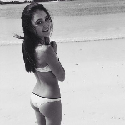 Picture tagged with: Skinny, Beach, Bikini, Black and White, Brunette, Canadian, Eyes, Smiling, Sophi Knight, Ass - Butt, Cute