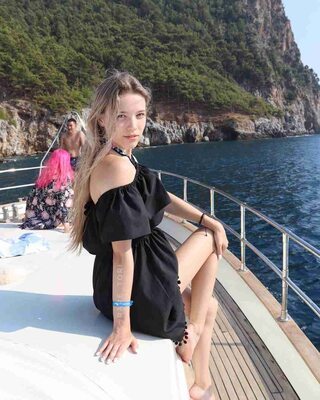 Picture tagged with: Skinny, Blonde, Boat, Eyes, Feet, Legs, Viktoriya Dorofeeva - Rare Tori - Red Royz, Cute