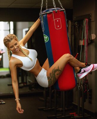 Picture tagged with: Skinny, Blonde, Busty, Nata Lee, Cute, Legs, Russian, Smiling, Sport, Tattoo