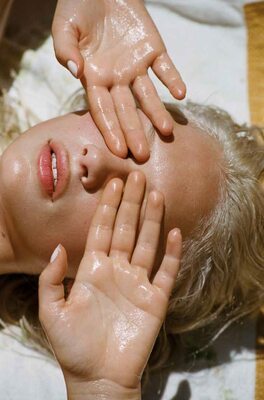Picture tagged with: Skinny, American, Blonde, Delilah Summer Parillo, Henrik Purienne, Cute, Face, Oiled, Safe for work
