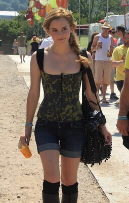 Picture tagged with: Skinny, Blonde, Emma Watson, Celebrity - Star, Cute, English