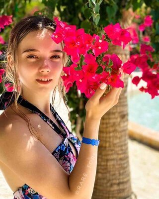 Picture tagged with: Skinny, Blonde, Eyes, Viktoriya Dorofeeva - Rare Tori - Red Royz, Cute, Face, Pool, Safe for work