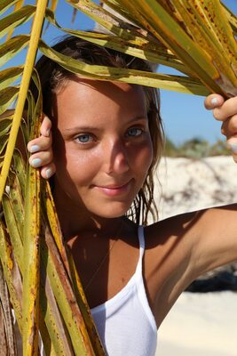 Picture tagged with: Skinny, Blonde, Finica, Katya Clover - Mango A, MET Art, Beach, Cute, Face, Nature, Russian, Safe for work, Smiling