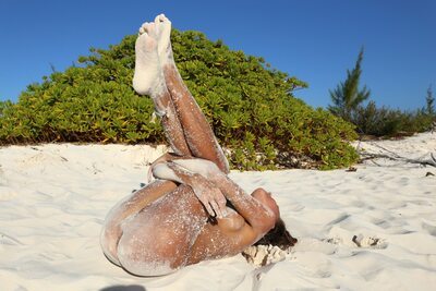 Picture tagged with: Skinny, Blonde, Katya Clover - Mango A, MET Art, Ojula, Beach, Feet, Legs, Russian, Sexy Wallpaper, Tanned