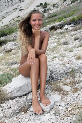 Picture tagged with: Skinny, Blonde, Katya Clover - Mango A, MET Art, Sithonia, Cute, Feet, Legs, Nature, Russian, Shy, Smiling, Tanned