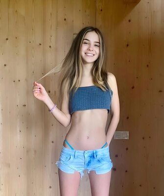 Picture tagged with: Skinny, Blonde, Lia Noya, Cute, Estonian, Smiling, Tummy