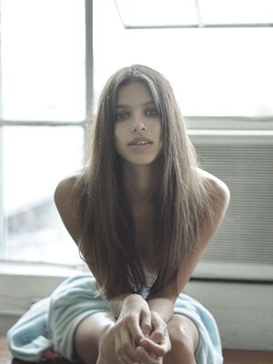 Picture tagged with: Skinny, Bruna Lírio, Brunette, Brazilian, Celebrity - Star, Cute, Eyes