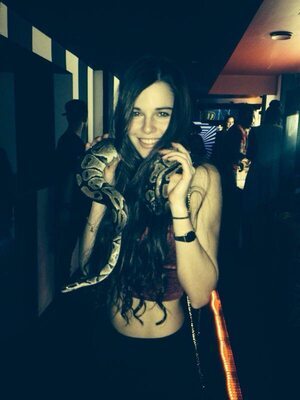 Picture tagged with: Skinny, Brunette, Caterina, Eyes, Italian, Smiling, Cute, Safe for work, Snake, Tummy