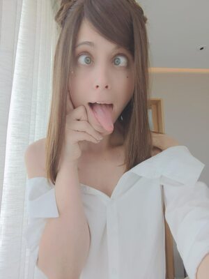 Picture tagged with: Skinny, Brunette, Chloe Lewis - newchloe18, Canadian, Cute, Eyes, Funny, Tongue