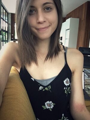 Picture tagged with: Skinny, Brunette, Chloe Lewis - newchloe18, Canadian, Cute, Safe for work