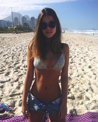 Picture tagged with: Skinny, Brunette, Clarissa Müller, Beach, Bikini, Brazilian, Cute, Tummy