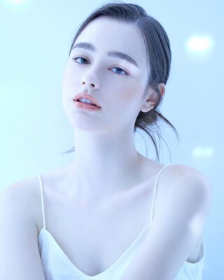Picture tagged with: Skinny, Brunette, Dasha Taran, Cute, Eyes, Mouth, Russian, Safe for work