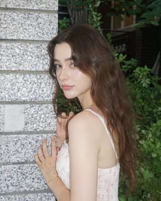 Picture tagged with: Skinny, Brunette, Dasha Taran, Cute, Eyes, Russian, Safe for work, Shy