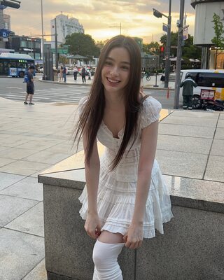 Picture tagged with: Skinny, Brunette, Dasha Taran, Cute, Russian, Safe for work, Smiling