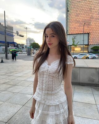 Picture tagged with: Skinny, Brunette, Dasha Taran, Cute, Russian, Safe for work, Smiling